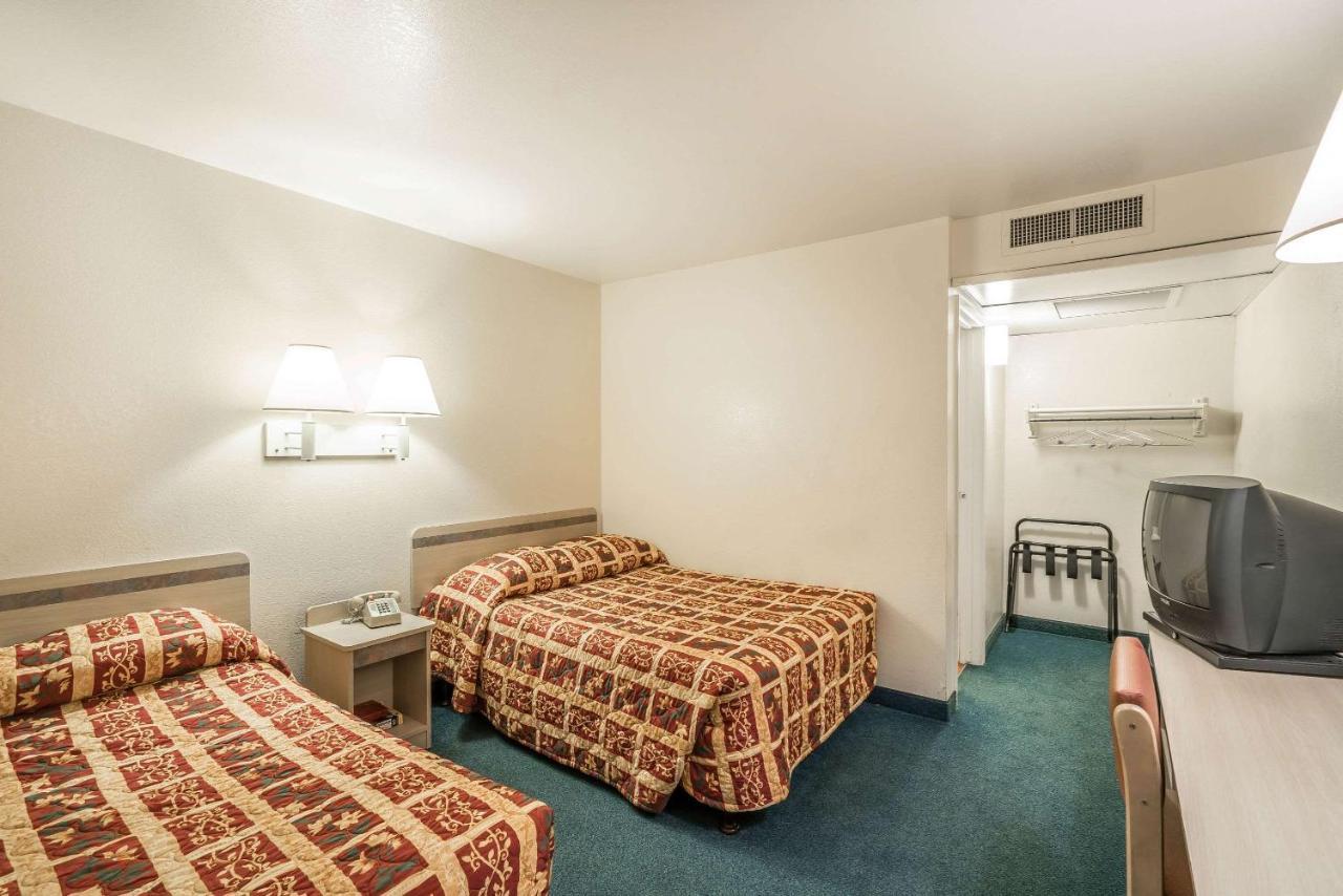 Rodeway Inn פסקו מראה חיצוני תמונה